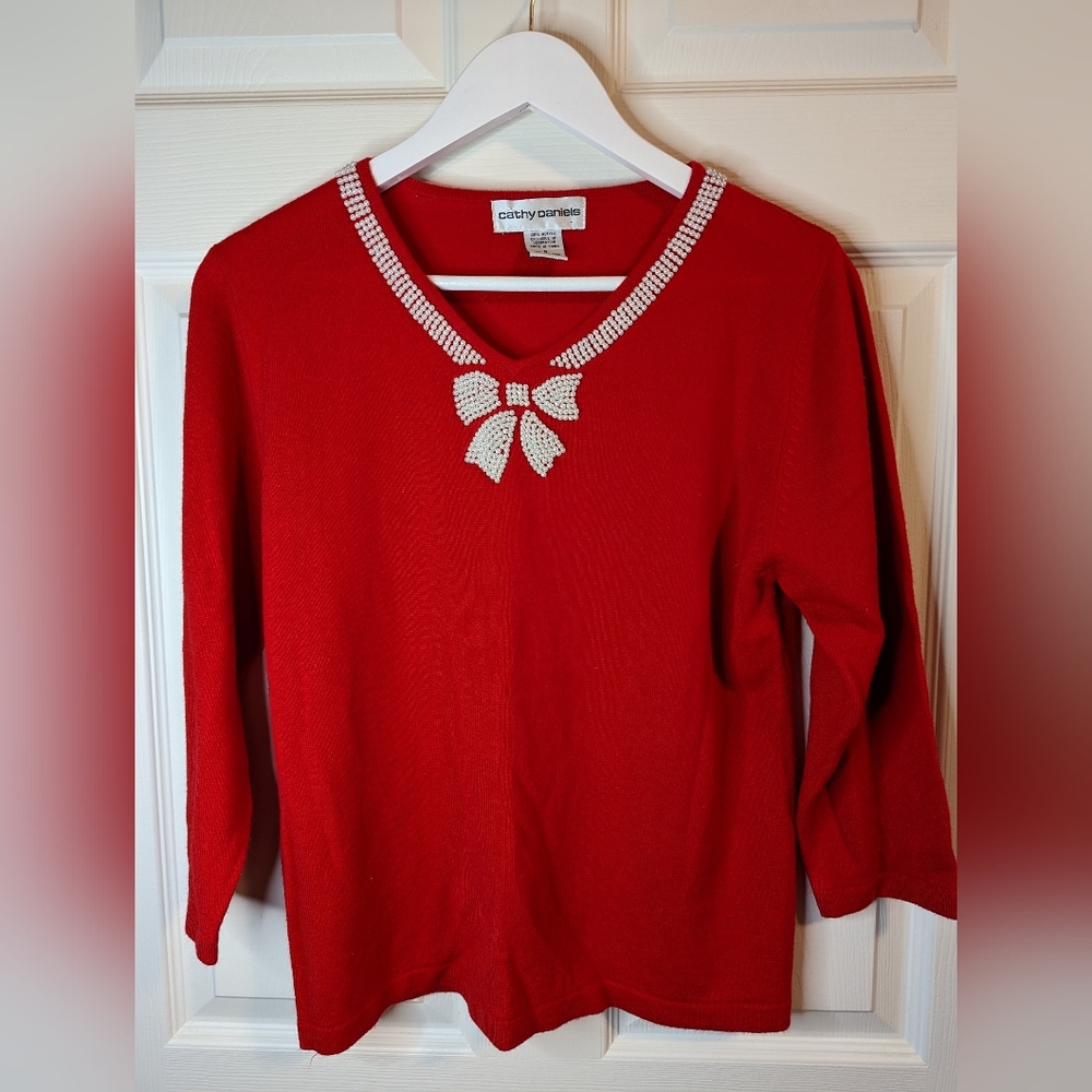 Cathy Daniels red sweater with pearl bow collar decoration size small
